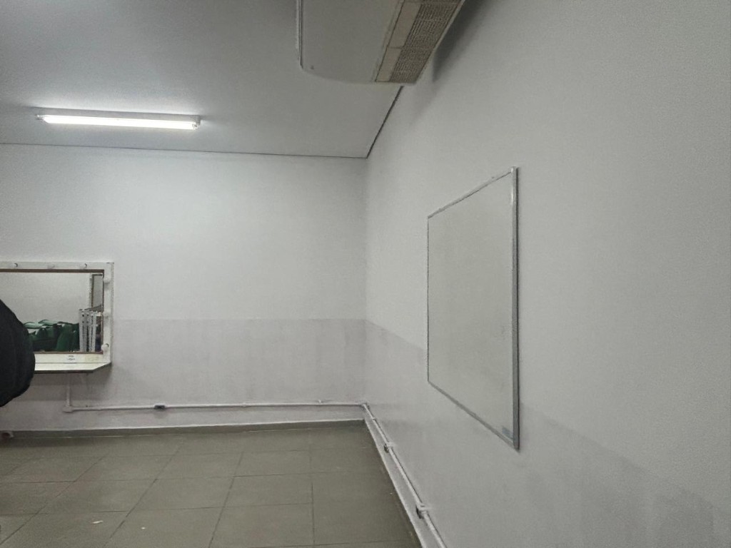 Sala de atividades antes da organização final